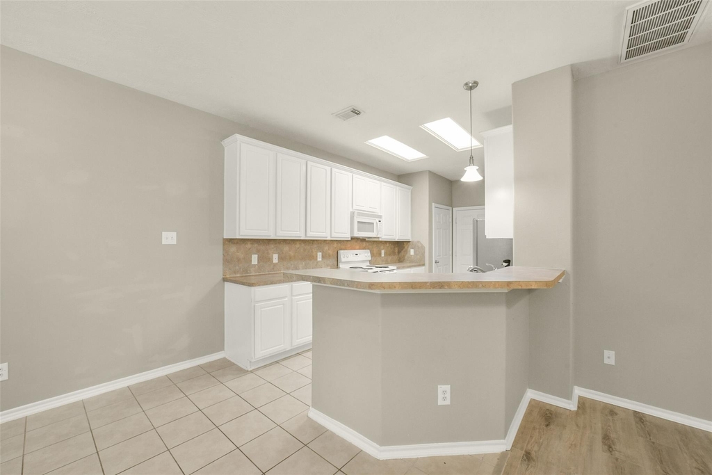 171 N Burberry Park Circle - Photo 5