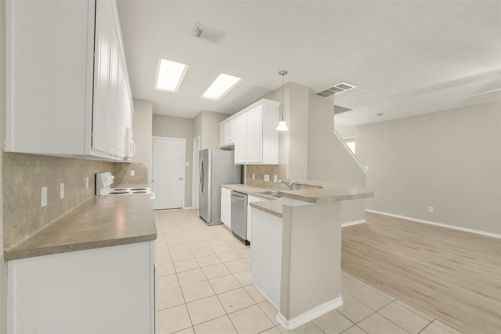 171 N Burberry Park Circle - Photo 6