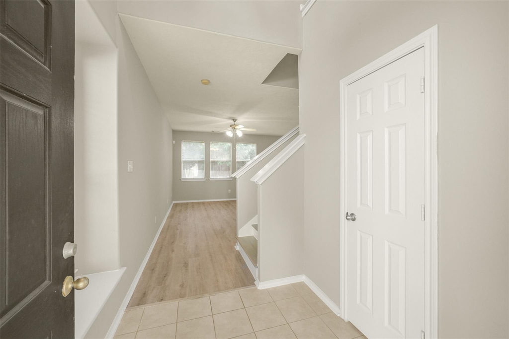 171 N Burberry Park Circle - Photo 2