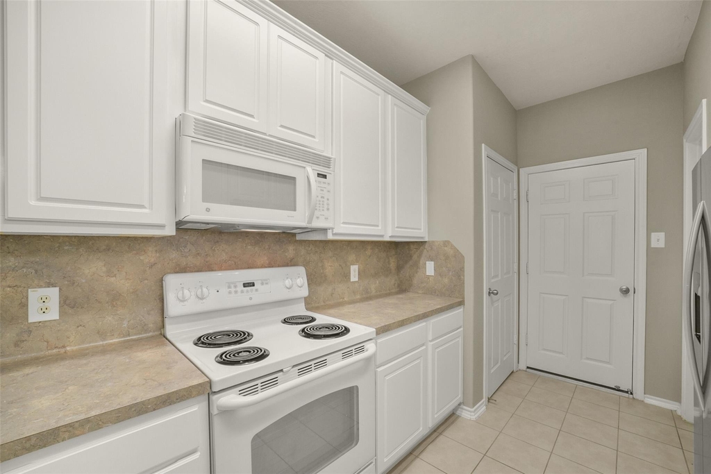 171 N Burberry Park Circle - Photo 8