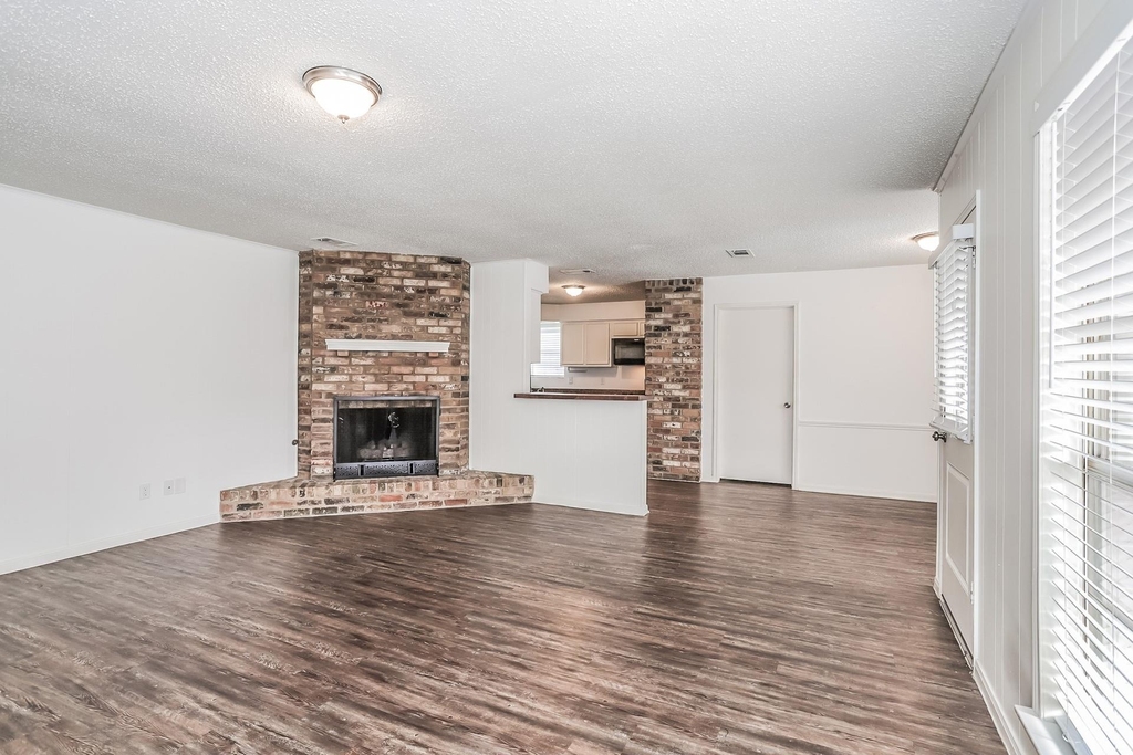 26218 Maplewood Drive - Photo 7