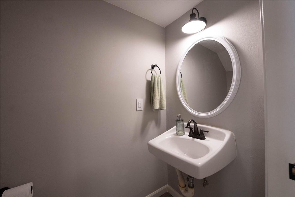 7447 Brompton Street - Photo 16