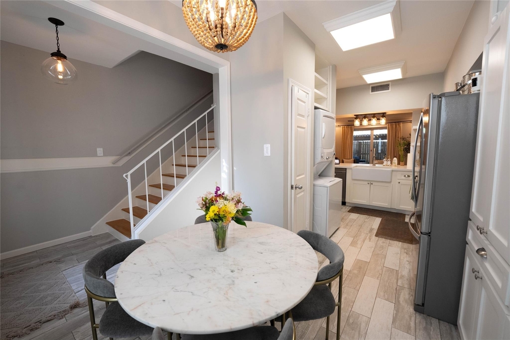 7447 Brompton Street - Photo 9