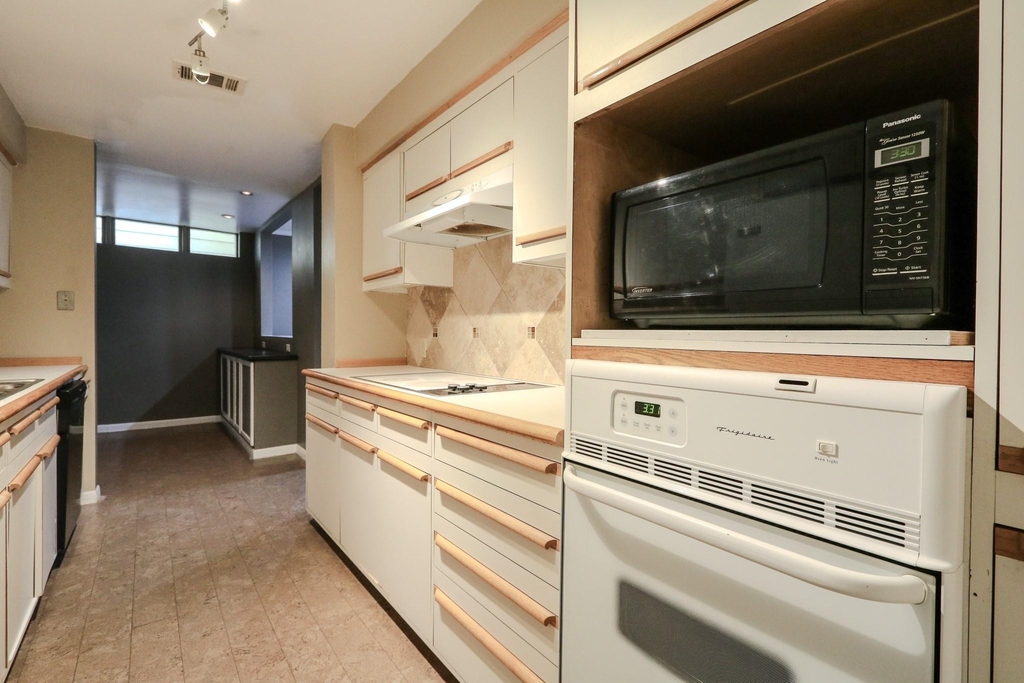 1905 Park Street - Photo 9