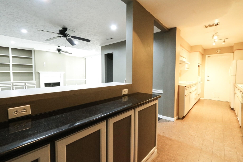 1905 Park Street - Photo 11