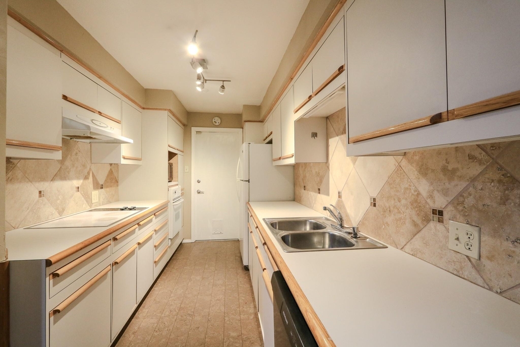 1905 Park Street - Photo 7