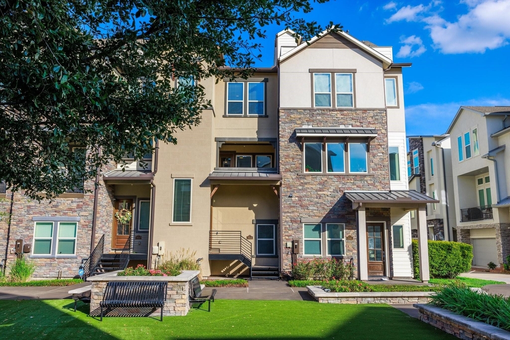 2656 Fountain Key Boulevard - Photo 1