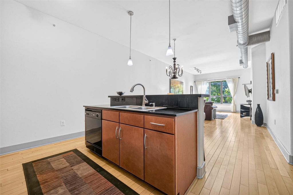 1901 Post Oak Boulevard - Photo 3