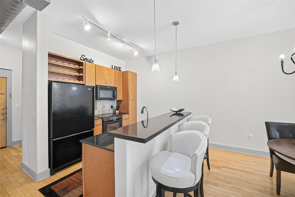 1901 Post Oak Boulevard - Photo 2
