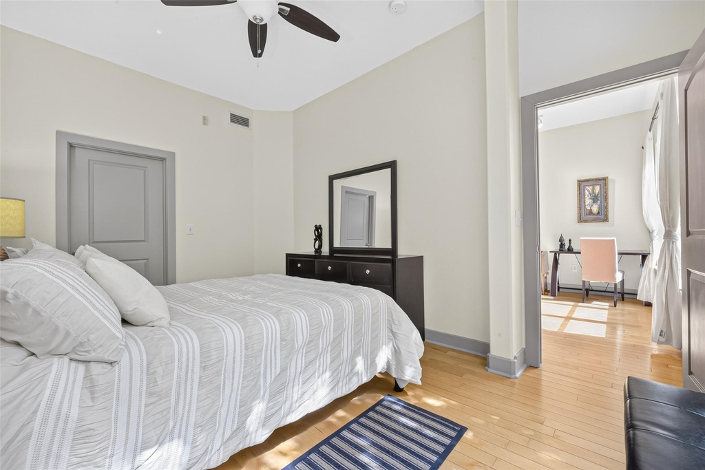 1901 Post Oak Boulevard - Photo 11