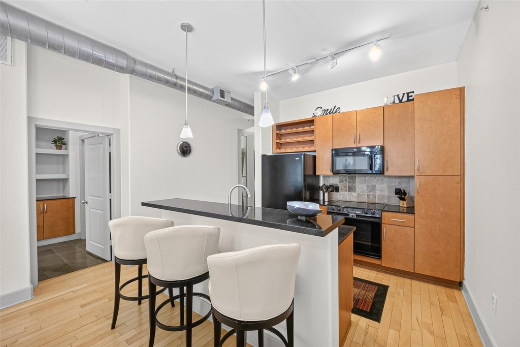 1901 Post Oak Boulevard - Photo 1