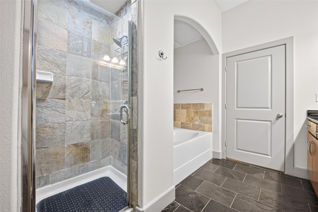 1901 Post Oak Boulevard - Photo 13