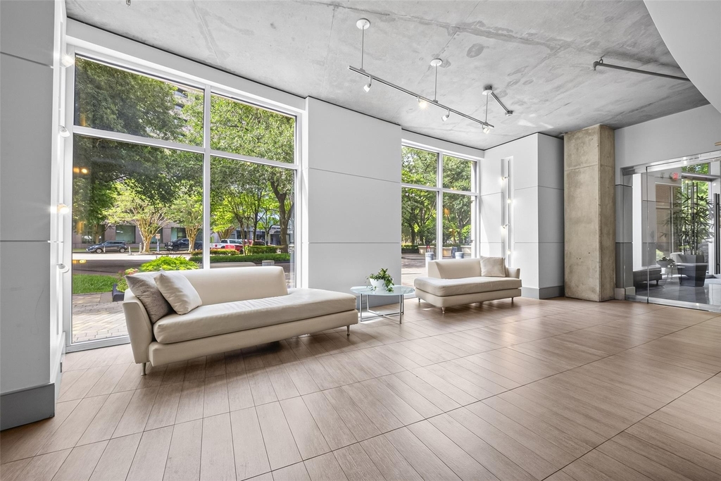 1901 Post Oak Boulevard - Photo 24