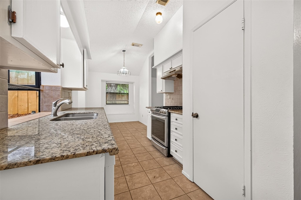 16838 Markridge Drive - Photo 19