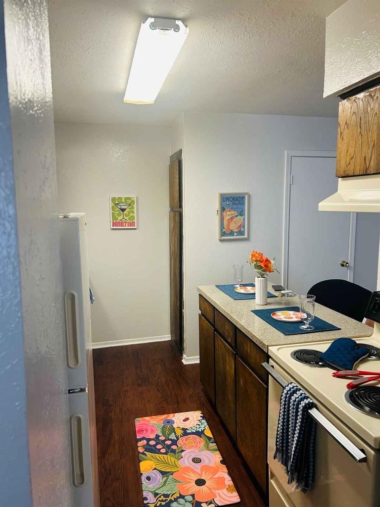 2957 Park Square Drive - Photo 6