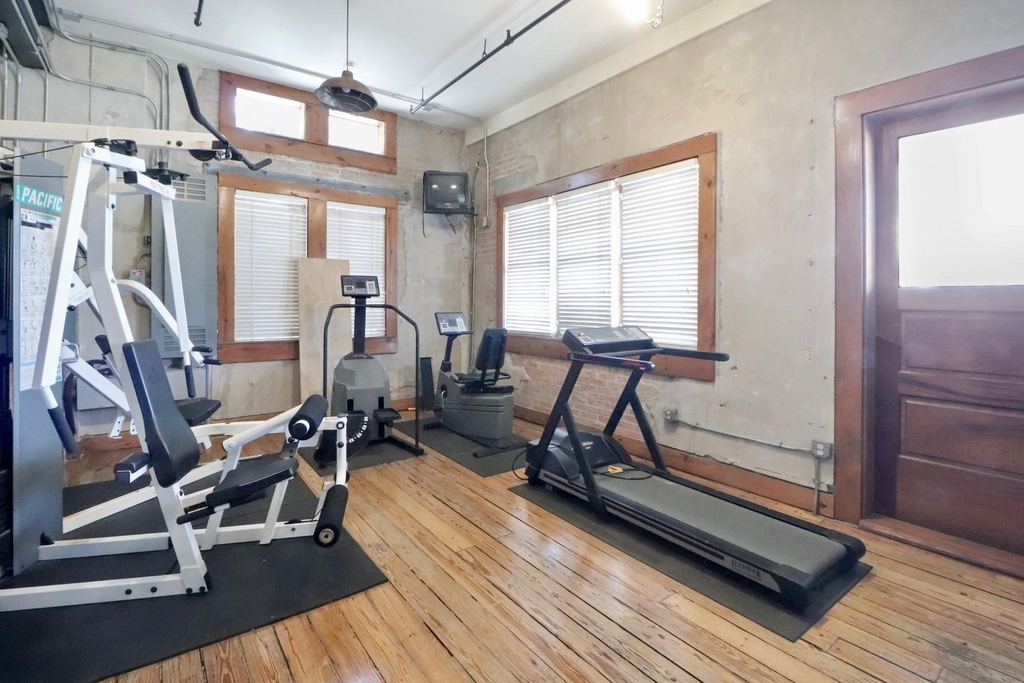 1011 Wood Street - Photo 10