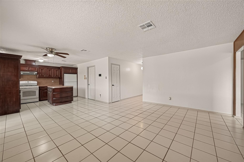 5206 Olana Drive - Photo 5