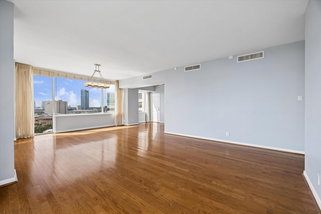 15 Greenway Plaza - Photo 3