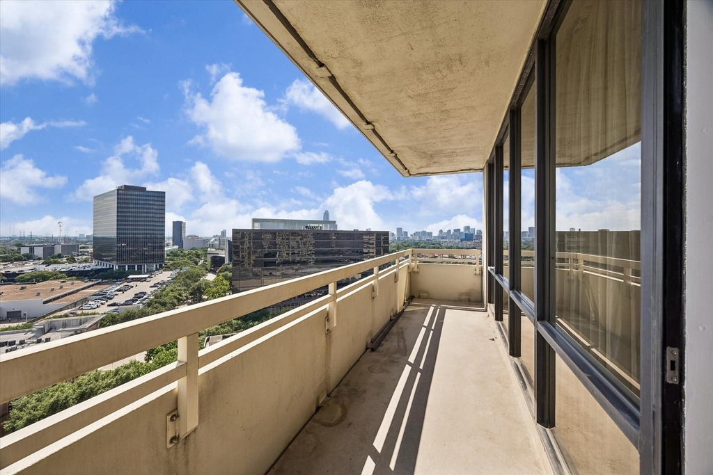 15 Greenway Plaza - Photo 9