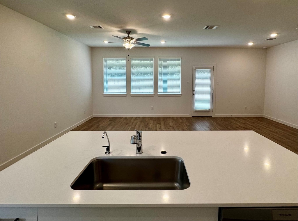 2142 Olivos - Photo 2