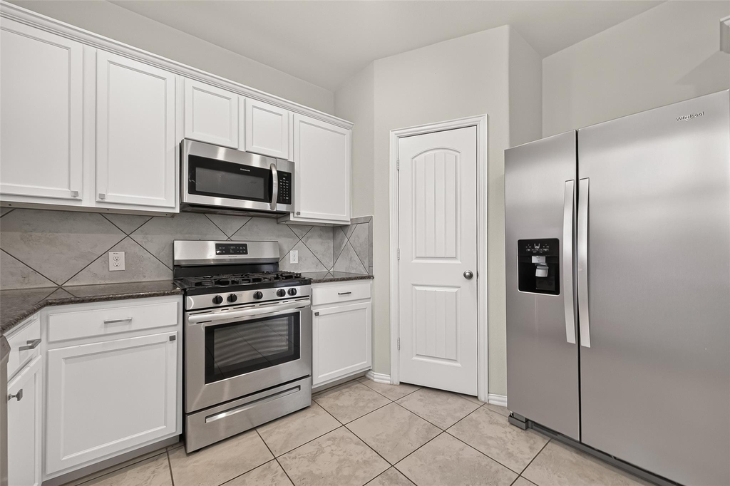 20223 Highfield Park Drive - Photo 3