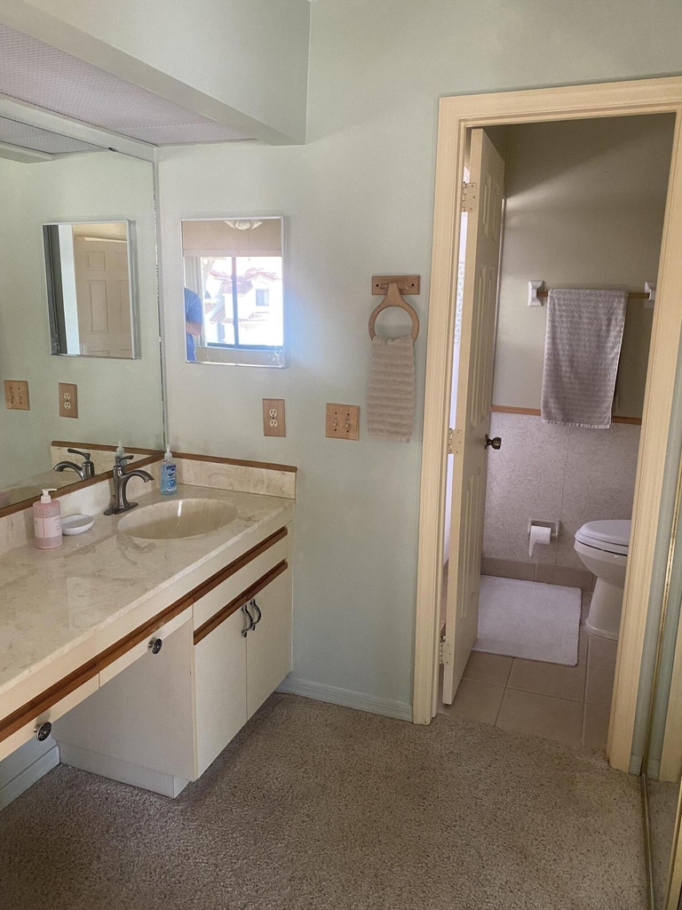 1041 Country Club Drive - Photo 8