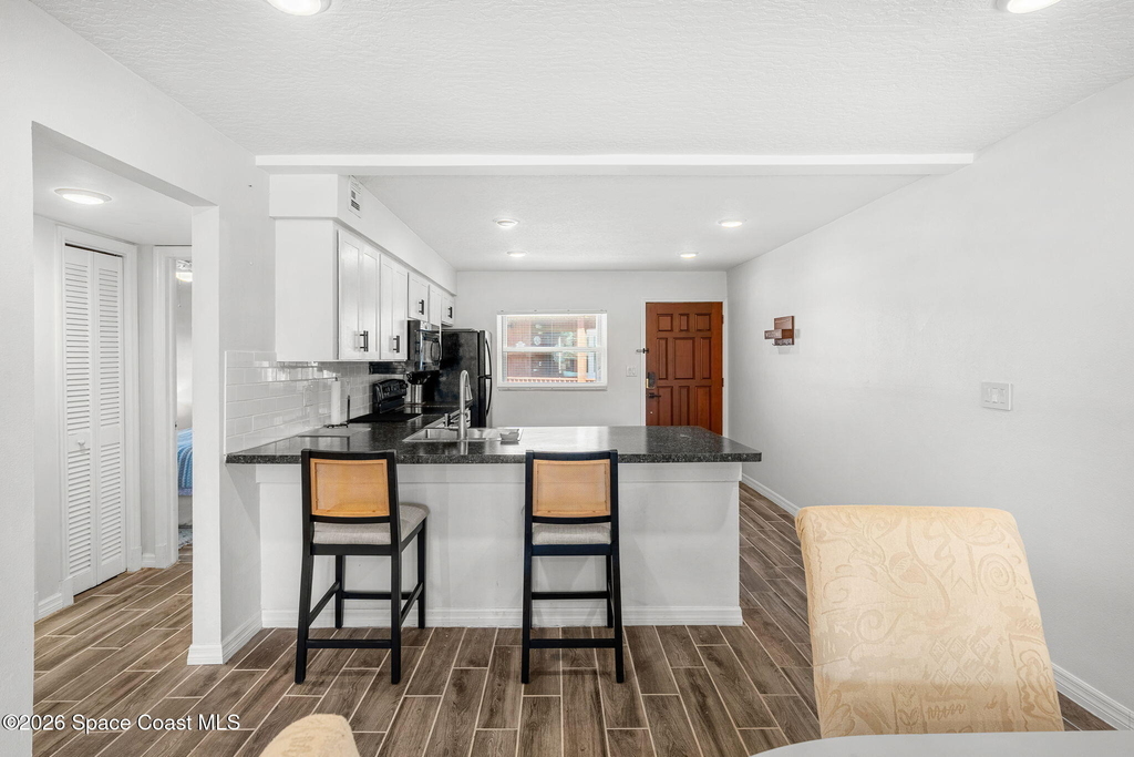 1318 S Miramar Avenue - Photo 8