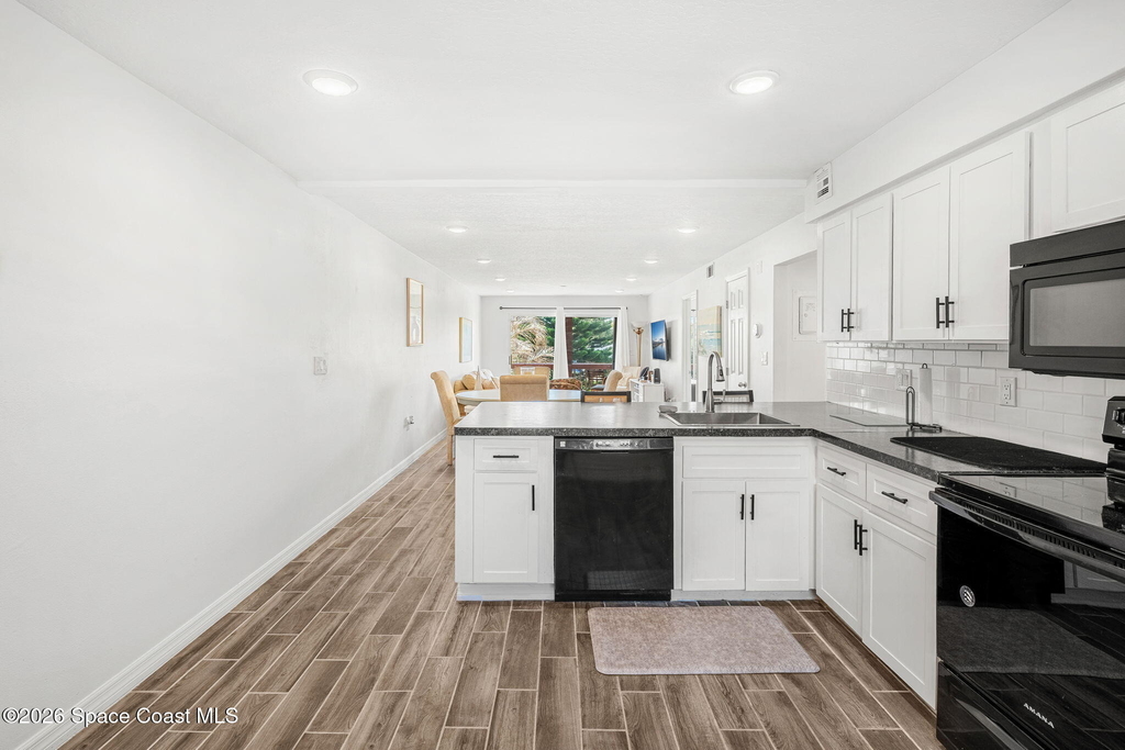 1318 S Miramar Avenue - Photo 3