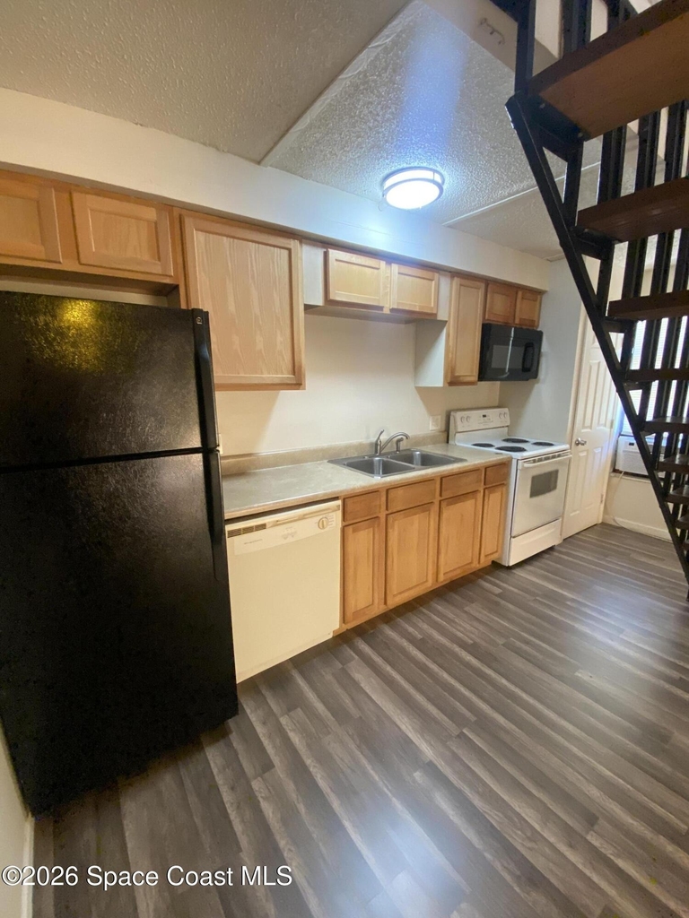 4412 Overlook Drive Ne - Photo 1