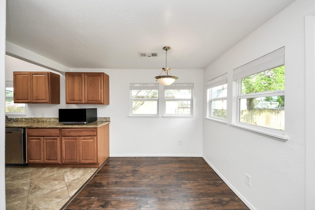 4314 6th Street - Photo 16