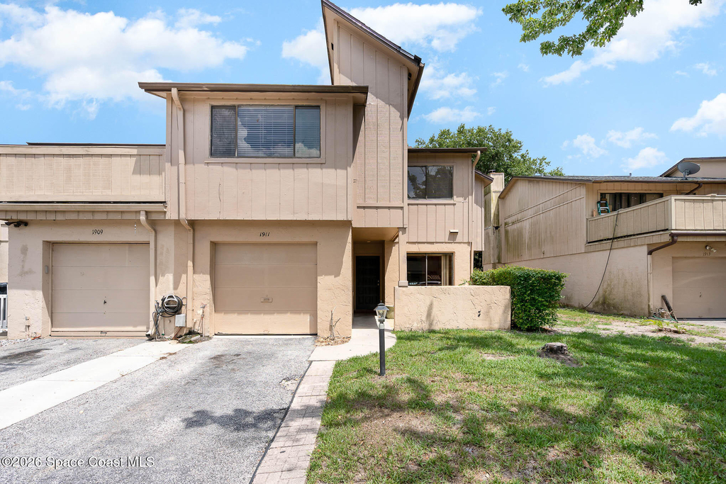 1911 Cashew Courtway - Photo 0