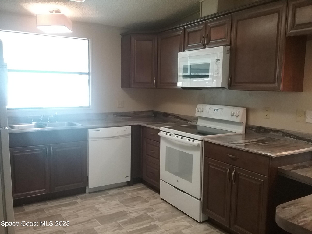 1609 Ridge Drive - Photo 12