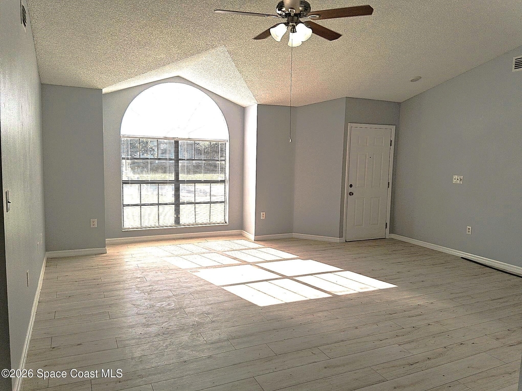 426 Jupiter Boulevard Nw - Photo 1