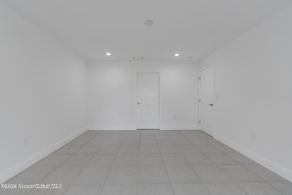 2310 Madrid Avenue Se - Photo 11