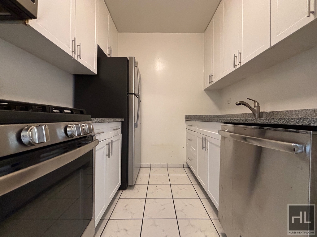 West 87th Street - Photo 2