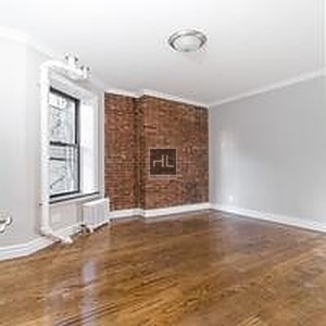 Mott Street - Photo 1