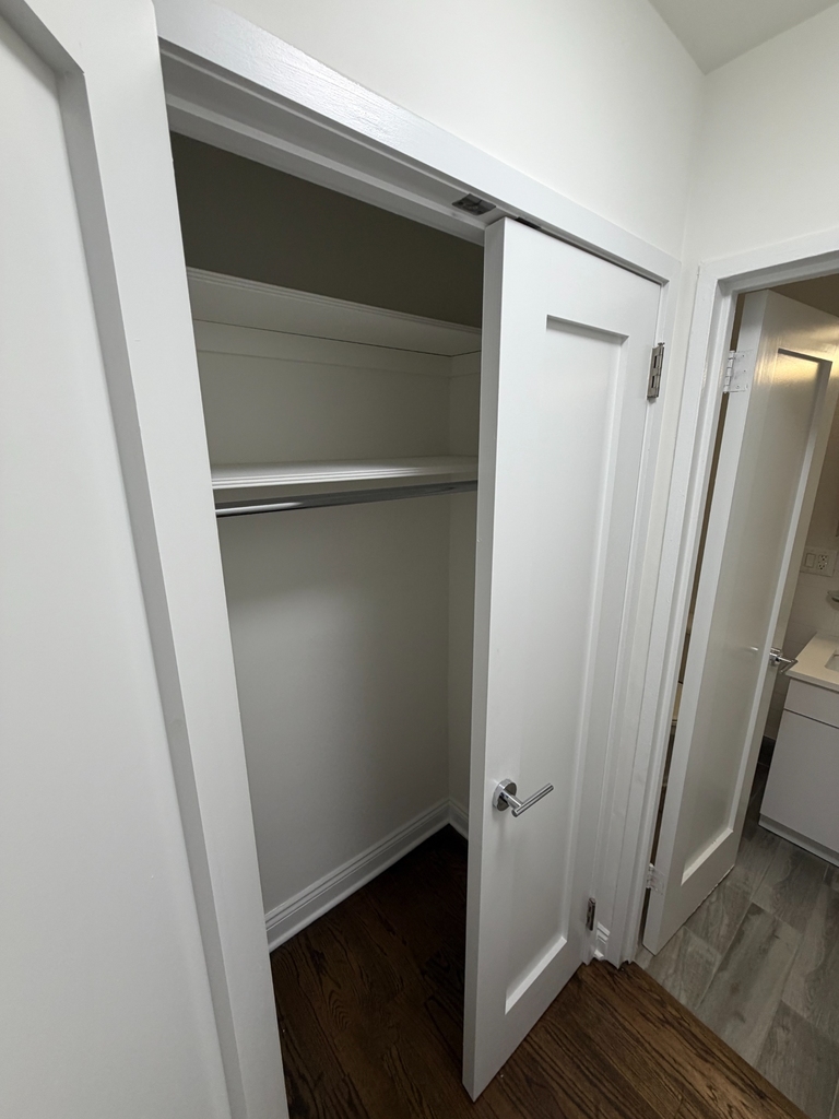 East 56th Street - Photo 6