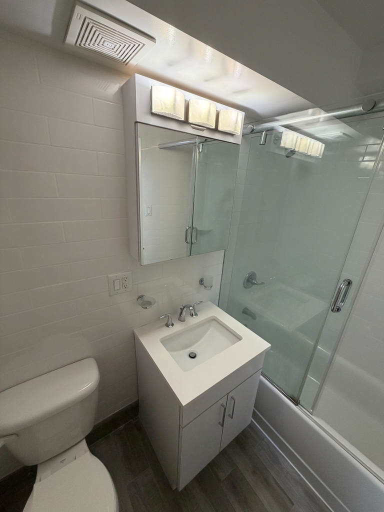 East 56th Street - Photo 5