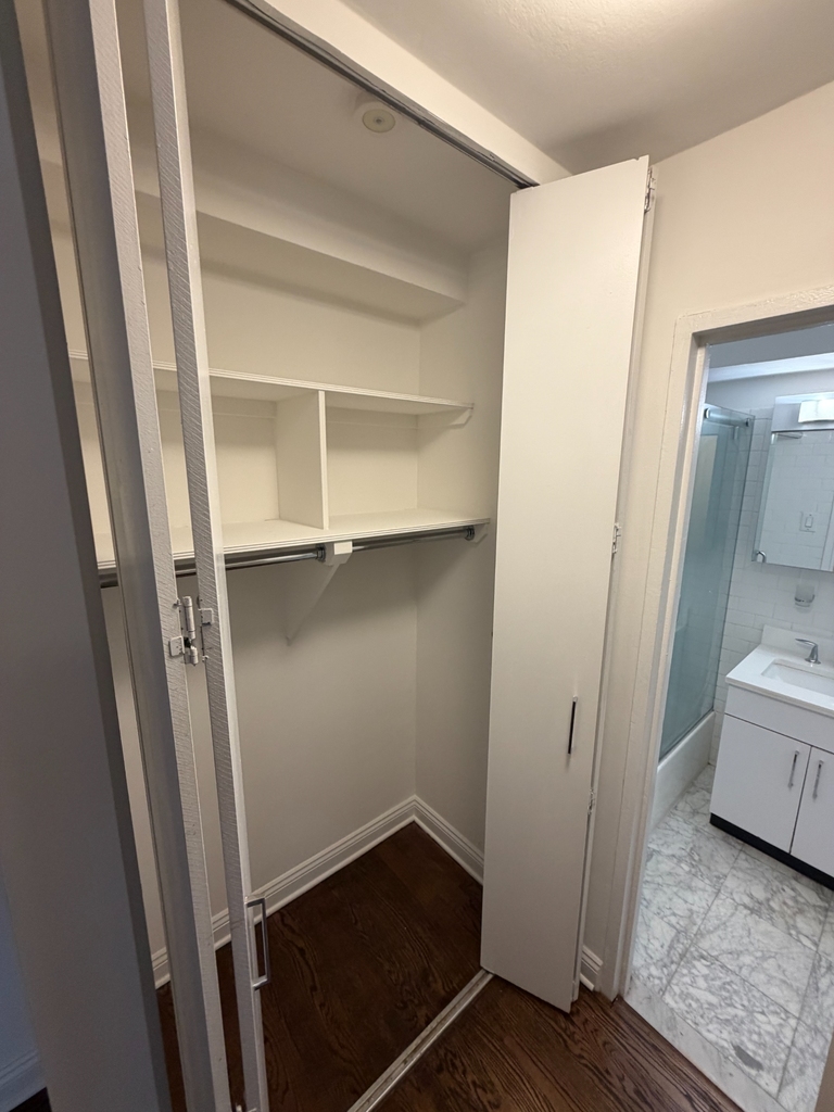 East 56th Street - Photo 6