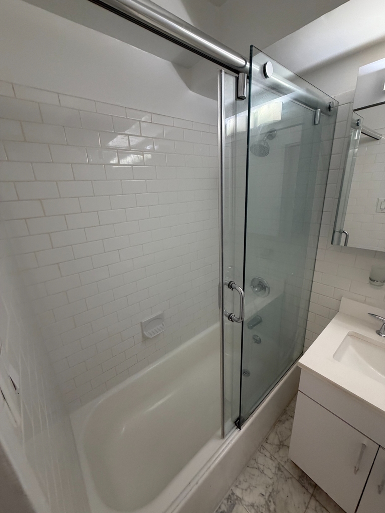 East 56th Street - Photo 7