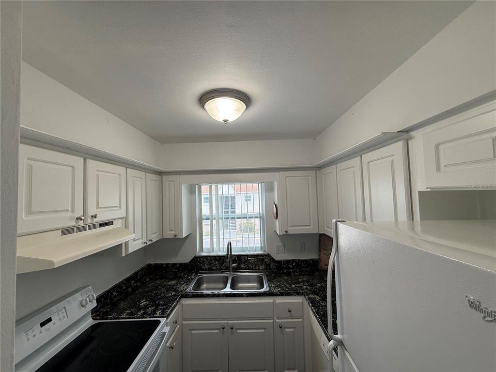 7210 N Manhattan Avenue - Photo 5