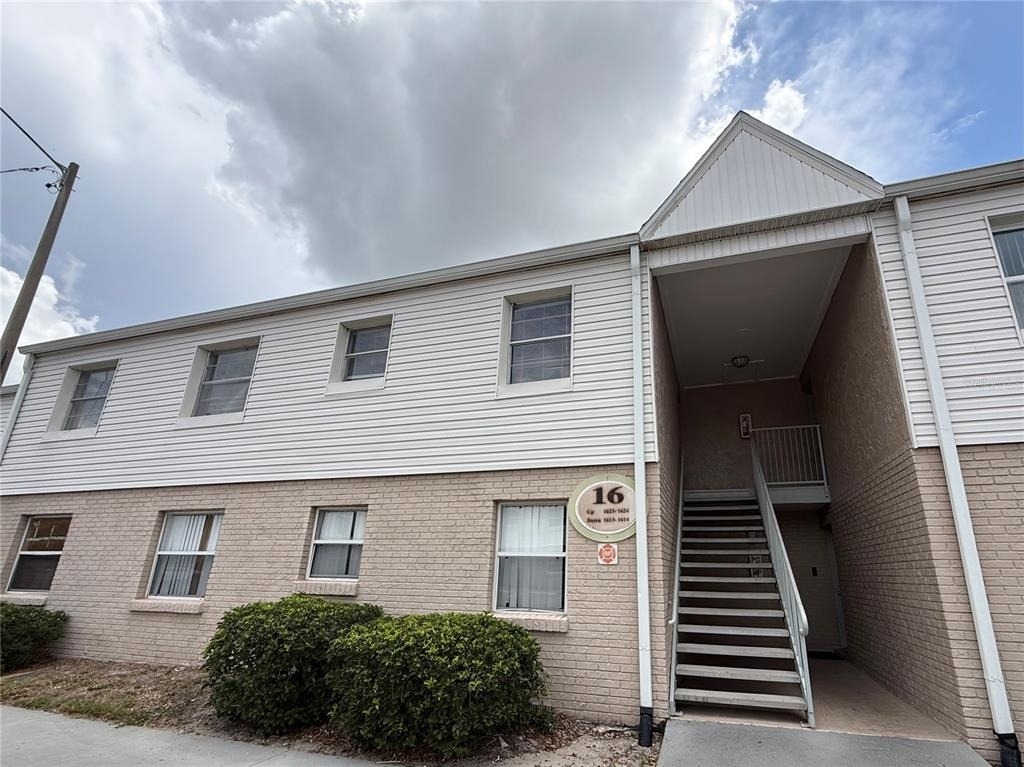 7210 N Manhattan Avenue - Photo 0