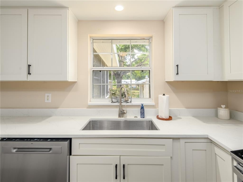 4722 Stearns Road - Photo 6