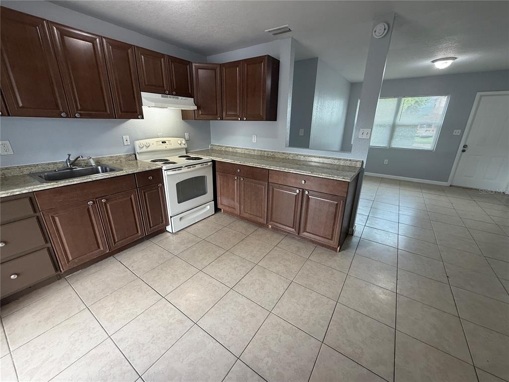 613 Carver Drive - Photo 2