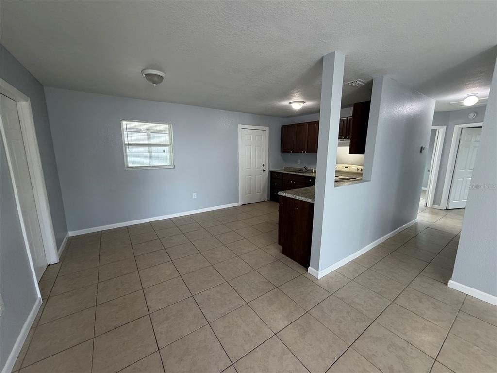 613 Carver Drive - Photo 3