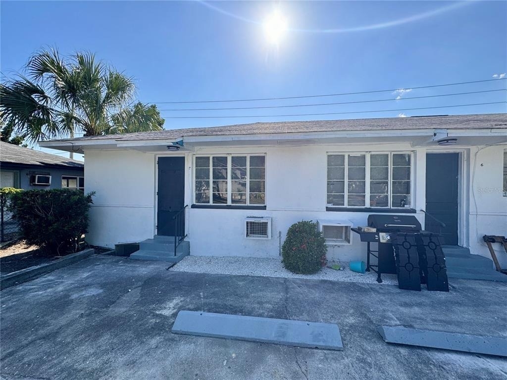2318 4th Street S - Photo 0