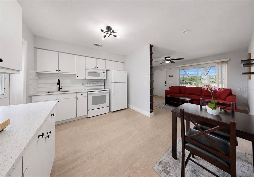 4933 Victoria Drive - Photo 6