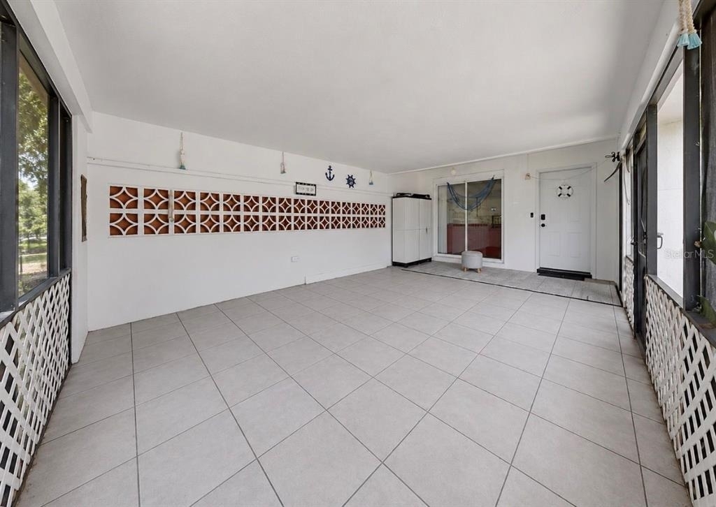 4933 Victoria Drive - Photo 5