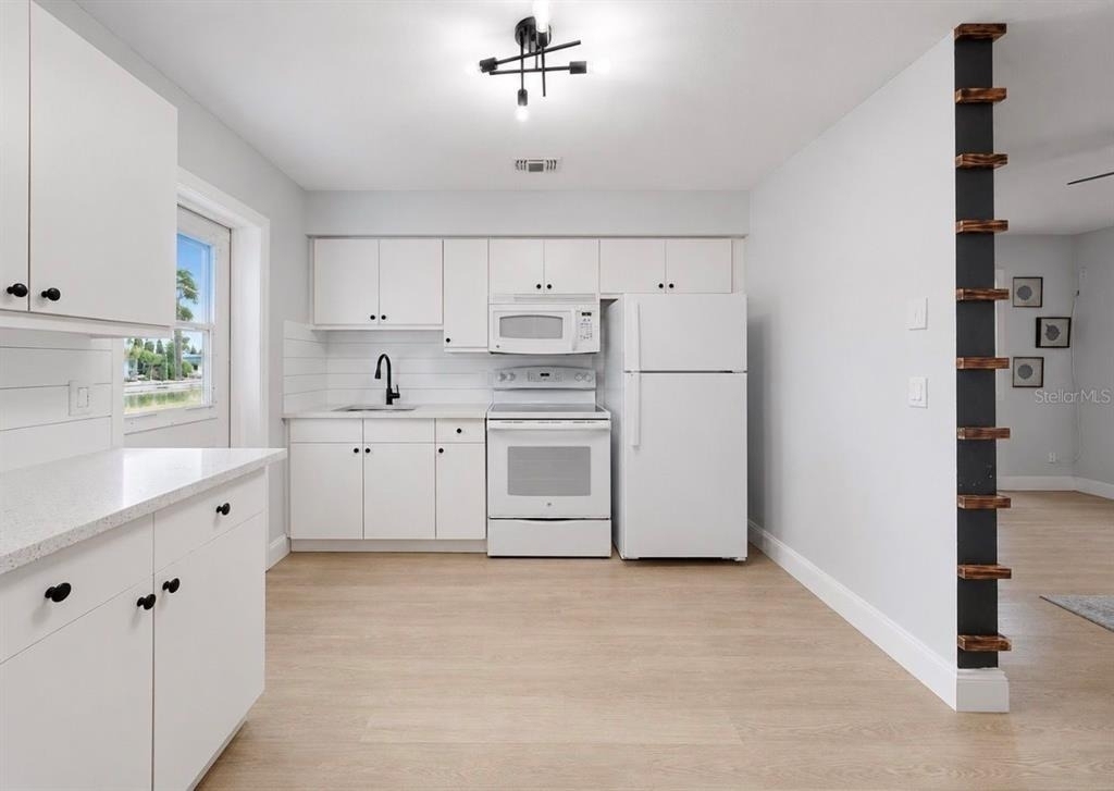 4933 Victoria Drive - Photo 8