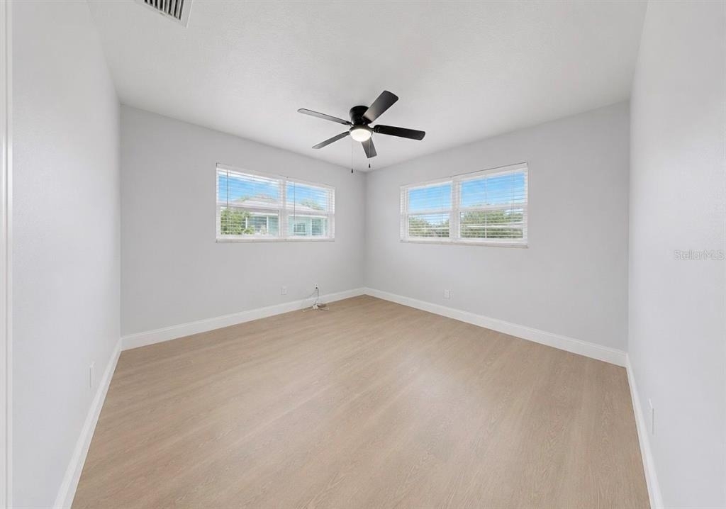 4931 Victoria Drive - Photo 15